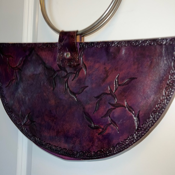 Handmade Leather stamped handbag with circular metal ring handles. - Picture 2 of 11